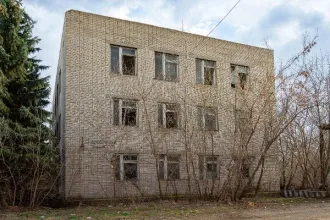 Земельный участок 2322 кв.м и Учебно-лабораторный корпус 1996,9 кв.м, Липецкая область Объект 1: Земельный участок, площадь 2322 +/- 17 кв.м., кадастровый номер: 48:20:0027502:651, местоположение установлено относительно ориентира, расположенного в границах участка. Почтовый адрес ориентира…