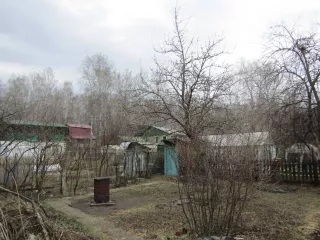 1/4 доля в жилом доме и 1/2 доля в земельном участке по адресу: Челябинская область, р-н Сосновский, СНТ "Железнодорожник", ул 13, участок 56(398). КН земли: 74:19:1901004:1616, дома: 74:19:1901004:2936. Площадь земли, кв.м.: 438, дома: 20.