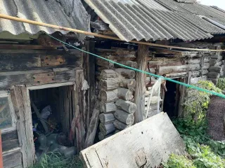 Доля дома 35,1 м² и земельного участка 1937 м² в Ульяновской области. 1/3 доля жилого дома, площадь 35,1 кв.м., назначение: жилое, количество этажей: 1. 1/3 доля земельного участка, площадь 1937 кв.м., назначение: земли населенных пунктов. Адрес: Россия, Ульяновская обл., Новоспасский р-н, с…