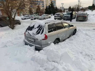 Nissan Wingroad 2001 года, 105 л.с., пробег 501060 км, АКПП, цвет кузова серый, номер кузова WFY11260816. VIN и номер шасси отсутствуют. Автомобиль б/у, возможно наличие скрытых дефектов. Находится в залоге.