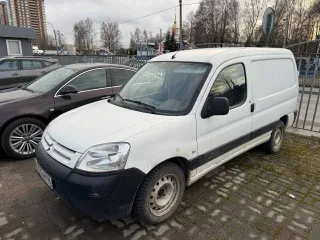 Citroen Berlingo 2010 года, 109 лс, пробег 114664 км. VIN: VF7GANFUCAX512776. Грузовой фургон, категория B. Двигатель: бензиновый, модель NFU10FX7UPSA 3447064, объем 1587 см³, экологический класс 4. Мощность 109 л.с (80 кВт). Кузов белый. Максимальная масса 2110 кг, масса без нагрузки 1191 кг.