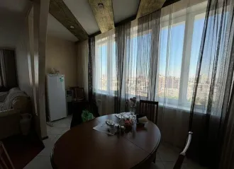 Жилое помещение площадью 122 кв.м, кадастровый номер 54:35:101695:1119, расположенное по адресу: г. Новосибирск, ул. Державина, д. 77/2, кв. 107, 108. Имущество находится в залоге у ПАО Банк "FK Otkrytie" ИНН: 7706092528 (правопреемник - АО «БМ-Банк» ИНН: 7702000406) и АО "Korporatsiya "MSP" ИНН…