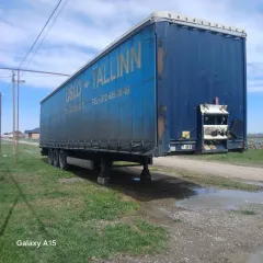 Полуприцеп KRONE SDP27, 2005 года выпуска, VIN: WKESDP2705123774. Сведения об арестах отсутствуют, так как сайт ГИБДД не работает. Бремя снятия арестов ложится на покупателя.