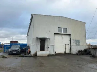 Имущественный комплекс в Новом Уренгое, включая ТМЦ, расположенный по адресу: Ямало-Ненецкий автономный округ, г. Новый Уренгой, восточная промзона (база), в том числе: право аренды земельного участка (на неопределённый срок) площадью 8317 кв. м, кадастровый номер 89:11:030302:120, расположенный в…