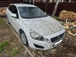 Volvo S60 2013, 180 л.с., 168761 км, АКПП. Транспортное средство: наименование TC: Volvo S60; тип TC: седан легковой; регистрационный знак: X244УE77; VIN: YV1FS42H0D1226673; год выпуска: 2013; цвет: белый.