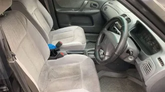 Mazda Familia 1998 года, 130 л.с., пробег 271 240 км, АКПП. Госномер Т450ЕМ49, модель, номер двигателя ZL 229445, номер кузова BJ5W-107756, объем двигателя 1498 куб.см., черный цвет, передний привод. Пробег более 250 тыс.км. Требуется ремонт кузова, имеются значительные повреждения в виде коррозии…