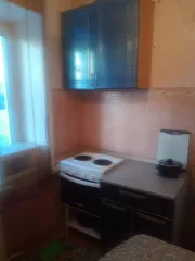 Жилое помещение, площадь 57,3 кв.м., кад. номер 65:21:0000018:626, адрес: Сахалинская область, р-н. Александровск-Сахалинский, г. Александровск-Сахалинский, ул. Красноармейская, д. 28, кв. 4, общая долевая собственность 1/4.