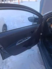 Лифан X50 2016 года, 103 л.с., пробег 56 502 км. VIN: X9W215852G0000487, госномер О949КО138. Автомобиль не на ходу. Коробка передач неисправна, привод коробки снят и находится в багажнике. Двигатель не закреплен под капотом, так как неисправен и стоит на деревянной доске. Находится в Иркутской…