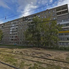 Комната 13 кв. м, Саратовская область, г. Саратов, ул. Огородная, д. 76/78б, кв. 72, 9 этаж. Кадастровый номер 64:48:020636:1349. Зарегистрирован и проживает 1 человек, ведется судебная работа по выселению. Наличие перепланировки, переустройства или реконструкции установить невозможно.