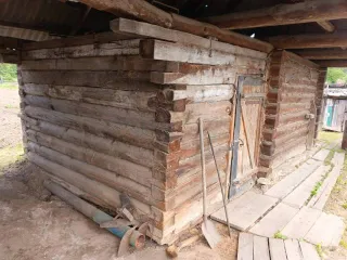 Доля здания 76.8 кв.м и участка 3703 кв.м Амурская область 1/5 доля здания, площадь 76.8 кв.м., назначение: жилое, количество этажей: 1, адрес (местонахождение): Россия, Амурская область, р-н Магдагачинский, с Черняево, ул Подгорная, д 20, кадастровый (условный) номер: 28:16:013901:1259. 1/5 доля…