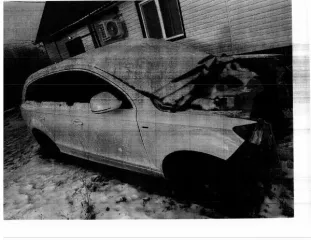 Audi Q7 2007 года выпуска, государственный номер У258ОТ72, VIN WAUZZZ4L48D019741. Передний бампер отсутствует, транспортное средство находится на капитальном ремонте. Местонахождение: Тюменская область, Заводоуковский район, поселок Центральный, улица Центральная, 40.