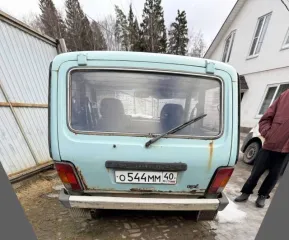 ВАЗ 21213 2000 года, цвет серо-зеленый-голубой. VIN и номер кузова: XTA212130Y1509557. Двигатель модель 21213, мощность 76.3 л.с. (56.1 кВт), объем 1690 куб. см.