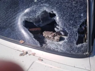 ВАЗ 21053 1993 года выпуска, VIN XTA210530P1396581. При визуальном осмотре обнаружено отсутствие колес, лобовое, заднее и боковые стекла разбиты, задние и передние фары разбиты, по кузову следы коррозии и вмятины. Комплектность и состояние не проверялись. Находится в п. Шушенское. Пробег: 0. Объем…