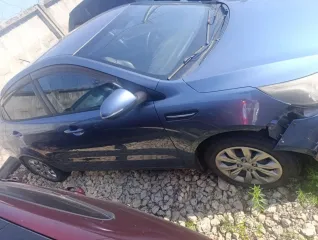 Kia Rio 2013 легковой автомобиль. Идентификационный номер (VIN): Z94CC41BADR121456. Год выпуска: 2013. Номер кузова: Z94CC41BADR121456. Мощность двигателя, л.с. (кВт): 123 (90). Рабочий объем двигателя, куб. см.: 1591. Тип двигателя: бензиновый. Экологический класс: четвертый. Сломан передний…