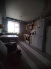 Квартира 40,5 кв.м, 4 этаж, Сургут. 1/4 доля квартиры в Сургуте. 2-комнатная квартира, площадь 40,5 кв.м., назначение: Жилое, этаж: 4, адрес: Россия, АО Ханты-Мансийский Автономный округ - Югра, г Сургут, проезд Дружбы, дом 13, квартира 14, кадастровый номер: 86:10:0101030:2772