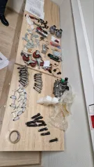 Автозапчасти, диагностическое оборудование и инструмент. Годные остатки: Топливный насос высокого давления торговой марки "WEIFU" модели "NJ-VE4/11E1250P140" - 1 шт. Автомобильный тестер напряжения и обрыва цепи торговой марки SANTA DO5048 - 1 шт. Винты металлические - 33 шт. Микропереключатель…