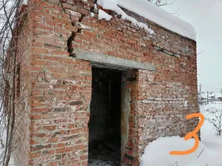 1/2 доля нежилого здания, 15 кв.м, Свердловская обл., адрес (местонахождение): Свердловская область, г. Верхняя Салда, кадастровый номер: 66:08:0000000:2114