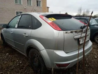 Ford Focus 2006 года, 125 л.с., пробег 450000 км, VIN WF05XXGCD56M26822. Находится в неисправном состоянии: отсутствует аккумулятор, неисправен двигатель, отсутствует радиатор, снят коллектор.