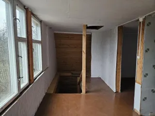 Жилой дом 94,6 кв. м, земельный участок 762 кв. м, Москва, Зеленоград, ул. Садовая, д. 13. Общая площадь дома 94,6 кв. м, кадастровый номер 77:10:0007001:1220. Земельный участок площадью 762 кв. м, кадастровый номер 77:10:0007001:8920. Количество этажей: 2. Назначение здания: Жилое.