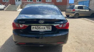 Hyundai Sonata 2.4 AT (KMHEC41CBCA338687) 2011 года, черный цвет кузова. Пробег 338014 км, передний привод.