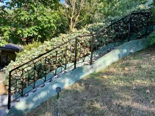 2/3 доли земельного участка 1907 кв.м и жилого дома 132,7 кв.м, Сочи. 2/3 доли в праве общей долевой собственности на земельный участок, земли населенных пунктов, для приусадебного участка, кадастровый номер: 23:49:0303008:47, площадь 1 907 +/- 15 кв. м; 2/3 доли в праве общей долевой собственности…