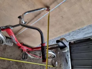 Велосипеды, самокаты, кресло-коляска, запчасти. Составной лот: велосипеды, самокаты, кресло-коляска, годные остатки отдельных узлов, деталей, агрегатов, материалов (в сборном виде) велосипедов. Подробный состав лота приведен в информационном сообщении. Состояние и недостатки имущества в…