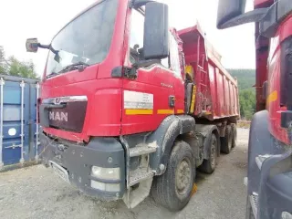 Автосамосвал БЦМ-59 на шасси MAN TGS 41.400 8х4 BB-WW, VIN X3W65392АН0001797, 2017 г.в., №двигателя D2066LF6350547991324798, цвет красный, ГРЗ Н595НС27 (разукомплектован)