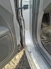 Ford Focus, 2011 года, 99,9 лс, 221 700 км. Легковой автомобиль марки FORD "ФОКУС", 2011 года выпуска, VIN: X9FHXXEEDHBL88295, регистрационный знак: B875ОAK142, цвет серебристый. Требует ремонта кузова и подвески (сломаны передние пружины, погнуты передние стойки).