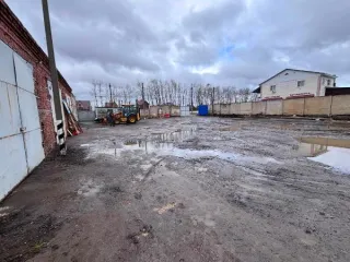 Здания 391,7 кв.м и сооружение 121 м с участком 3046 кв.м, Тамбовская область. Продажа находящихся в федеральной собственности объектов недвижимого имущества: зданий общей площадью 391,7 кв. метра, местоположение: Тамбовская область, Мичуринский район, с. Панское, ул. Ново-Зеленая, 1, Литер Д…