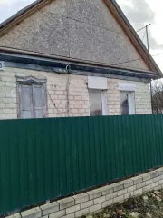 1/4 доли в жилом доме 33,5 кв.м, аренда земли 1368 кв.м, Волгоградская обл. Доля в праве на жилое здание, площадь: 33,5 кв.м., кадастровый номер: 34:37:010307:218, и право аренды на земельный участок, площадь: 1 368 кв.м., кадастровый номер: 34:37:010344:48, категория земель: земли населенных…
