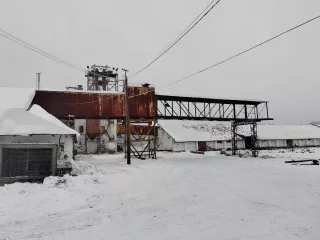 Имущественный комплекс ХПП в г. Тюкалинск, состоящий из следующих активов: Земельный участок. Земли населенных пунктов   Для не сельскохозяйственного производства, для размещения производственных зданий. Площадь: 69 973 кв.м. Кадастровый номер: 55:38:013202:25  Здание склада № 1, назначение…
