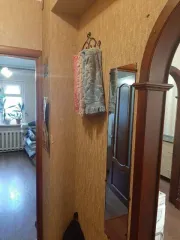 Квартира в Калининграде, 35 кв.м, 1 комната. Адрес: Калининградская обл., г. Калининград, ул. П. Морозова, д. 53, кв. 2, кадастровый номер: 39:15:150830:482, 1 этаж. Вместе с официальной площадью квартиры, указанной в выписке из ЕГРН, в данной квартире имеется неучтенная дополнительная площадь…