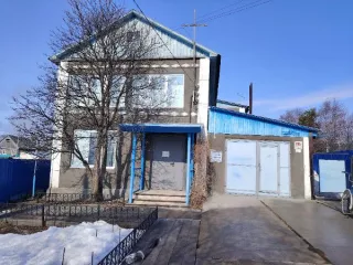 Здание общей площадью 172,2 кв.м с кадастровым номером 86:05:0000000:1569 и земельный участок с кадастровым номером 86:05:0310101:1, расположенные по адресу: Ханты-Мансийский автономный округ – Югра, Березовский муниципальный район, пгт. Березово, ул. Быстрицкого, д.42. Ограничение использования…