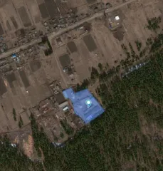 Земельный участок 7974 м² с постройками, Волгоградская область, кадастровый номер 38:11:080501:140. На территории находятся следующие сооружения: здание гаража, назначение нежилое, 1-этажное, инвентарный номер 25:228:001:010027290, кадастровый номер 38:11:080501:165; здание магазина площадью 31,15…