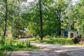 Имущественный комплекс: земельный участок 14 611 кв.м и 3 нежилых здания (1395,1 кв.м), Липецкая область Имущественный комплекс в составе которого: Земельный участок общей площадью 14 611 +/- 48 кв.м., категория земель: земли населенных пунктов, вид разрешенного использования: для больницы…