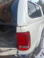 Volkswagen Amarok, 2011 года, 163 л.с., АКПП. Транспортное средство: автомобиль Volkswagen 2H Amarok, год выпуска: 2011, VIN: WV1ZZZ2HZCA004848, регистрационный знак: Х 392 КН 19, цвет белый. Неисправен двигатель, следы коррозии на кузове, вмятины на капоте.
