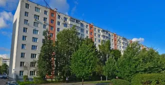 1/3 доля в праве на квартиру площадью 43,9 кв.м по адресу: Москва, Зеленоград, корпус 901, квартира 154, кадастровый номер 77:10:0002005:1317. Общая площадь 43,9 кв.м. Имеются ограничения: арест, запрет регистрационных действий.