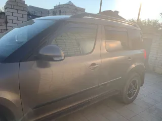 Skoda Yeti 2011 года выпуска, VIN TMBJF45L7C6021863. Осмотр по согласованию с Анастасией Николаевной Погоняйло, предварительно согласовав дату и время по электронной почте Kalmykovastasiya@yandex.ru или WhatsApp 8-904-779-37-47