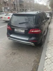 Mercedes-Benz M-Класс, 2015 года, 333 лс, 266 000 км, полный привод, АКПП. Автомобиль марки/модели Мерседес Бенз/Mercedes-Benz ML 400 4MATIC, VIN: WDC1660561A556400, год выпуска 2015, цвет автомобиля: Чёрный, салон - кожаный, климат-контроль