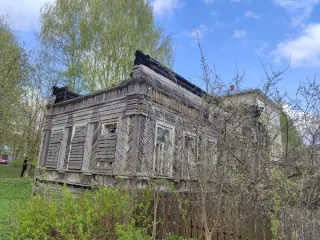 Жилой дом 133,3 кв.м и земельный участок 518 кв.м, г. Тотьма, Вологодская область. Объект культурного наследия регионального значения «Жилой дом», вторая пол. ХIХ в., изъятый из собственности физического лица, как бесхозяйственно содержимый, с кадастровым номером 35:14:0705015:18, назначение: жилой…