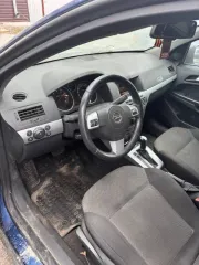 Opel Astra 2010 года, 140 лс, 185629 км, АКПП, государственный номерной знак К438НР154, идентификационный номер (VIN) XWF0AHL48B0006475, год выпуска 2010, № двигателя Z18XER 2OPY2510, Шасси (рама) ОТСУТСТВУЕТ, Кузов XWF0AHL48B0006475, ПТС выдан 4 РО МРЗО ГИБДД ГУ МВД РОССИИ (ВОЕННАЯ 1/1), дата…