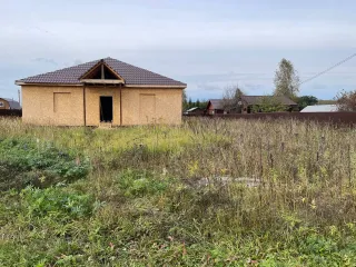 Земельный участок 1000 кв.м и дом 137.5 кв.м Московская область - Земельный участок площадью 1000 +/- 22 кв.м категория земель: Земли сельскохозяйственного назначения разрешенное использование: Для садоводства с кадастровым номером: 50:26:0070601:699 - Жилой дом назначение: жилой дом площадь 137,5…