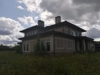 Имущественный комплекс: Московская область, город Клин, деревня Тиликтино, СНТ "Альпийские луга", дом 34, строение 1, площадью 24,9 кв. м, кадастровый номер 50:03:0050380:5803; земельный участок площадью 1000 кв. м, кадастровый номер 50:03:0050380:2130.