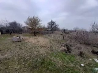 Жилой дом 49,3 кв.м и земельный участок 1500 кв.м, доли ½, Ростовская обл. Жилой дом с кадастровым номером: 61:47:0040401:1015, площадью 49,3 кв.м, по адресу: 347010, Россия, Ростовская обл, Белокалитвинский р-н, п Коксовый, ул Тургенева, 6, размер доли в праве: ½. Земельный участок с кадастровым…