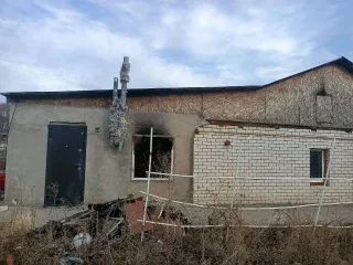 Доля квартиры 82.7 кв.м в городе Орск. Площадь доли 82.7 кв.м, назначение: жилое. Адрес: Россия, Оренбургская область, город Орск, переулок Профсоюзный, дом 6, квартира 1. Кадастровый номер: 56:43:0114014:57.