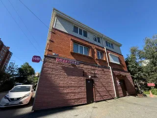 Нежилое здание 339.5 кв.м Приморский край Здание во Владивостоке, 339,5 кв.м. Здание, назначение Нежилое, кадастровый (условный) номер 25:28:000000:18498 Индивидуальная Место нахождения: Приморский край, городской округ Владивостокский, город Владивосток, улица Калинина, дом 217В Пл:339.5 кв.м.