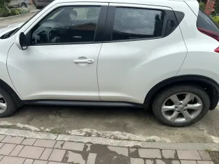 Nissan Juke, 2011. Автомобиль марки NISSAN модель Juke 2011 г.в. VIN-номер SJNFBAF15U6156381. Ознакомиться с имуществом должника возможно по месту нахождения самого имущества по адресу: г. Краснодар, 1-й Апшеронский проезд, 2А, предварительно согласовав дату и время ознакомления по телефону…