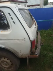 Автомобиль Lada 212140, 2010 г.в., г.н. М235РУ102, VIN XTA212140A1948316, цвет белый, имеются следы вмятины на кузове и ржавчины