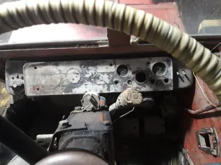 Трактор Т-25А 1987 года выпуска; заводской № машины (рамы) 391246; двигатель № 943556; коробка передач № 392240; основной ведущий мост (мосты) № 392240; вид движителя колесный, цвет красный; гос. регистрационный знак: тип 3, код 55, серия ОТ, № 3141 (состояние не удовлетворительное)