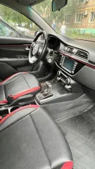 Седан Kia Rio 2020 года, оранжевый, VIN Z94C241BBLR179349, госномер А804ВС156, мощность двигателя 122 л.с.